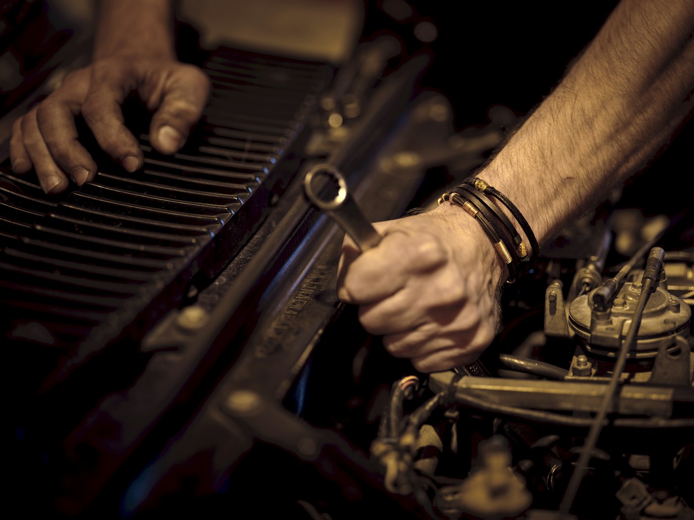 Moteur qui surchauffe : signes, causes et gestes immédiats